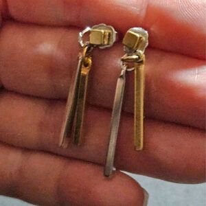 *Sale* Avon vintage two-tone dangling earrings